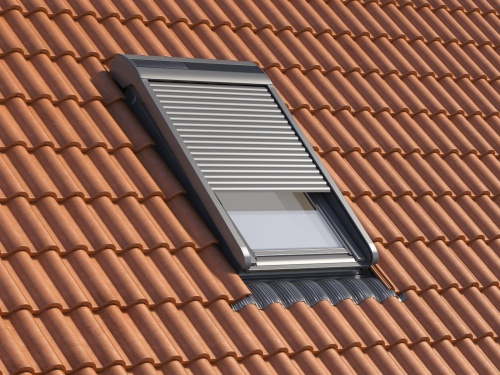 Solární venkovní rolety pro střešní okna